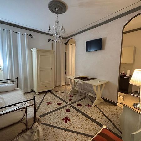 Palazzo Mari Suite & Rooms B&B Montevarchi Zewnętrze zdjęcie