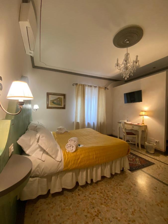 Palazzo Mari Suite & Rooms B&B Montevarchi Zewnętrze zdjęcie