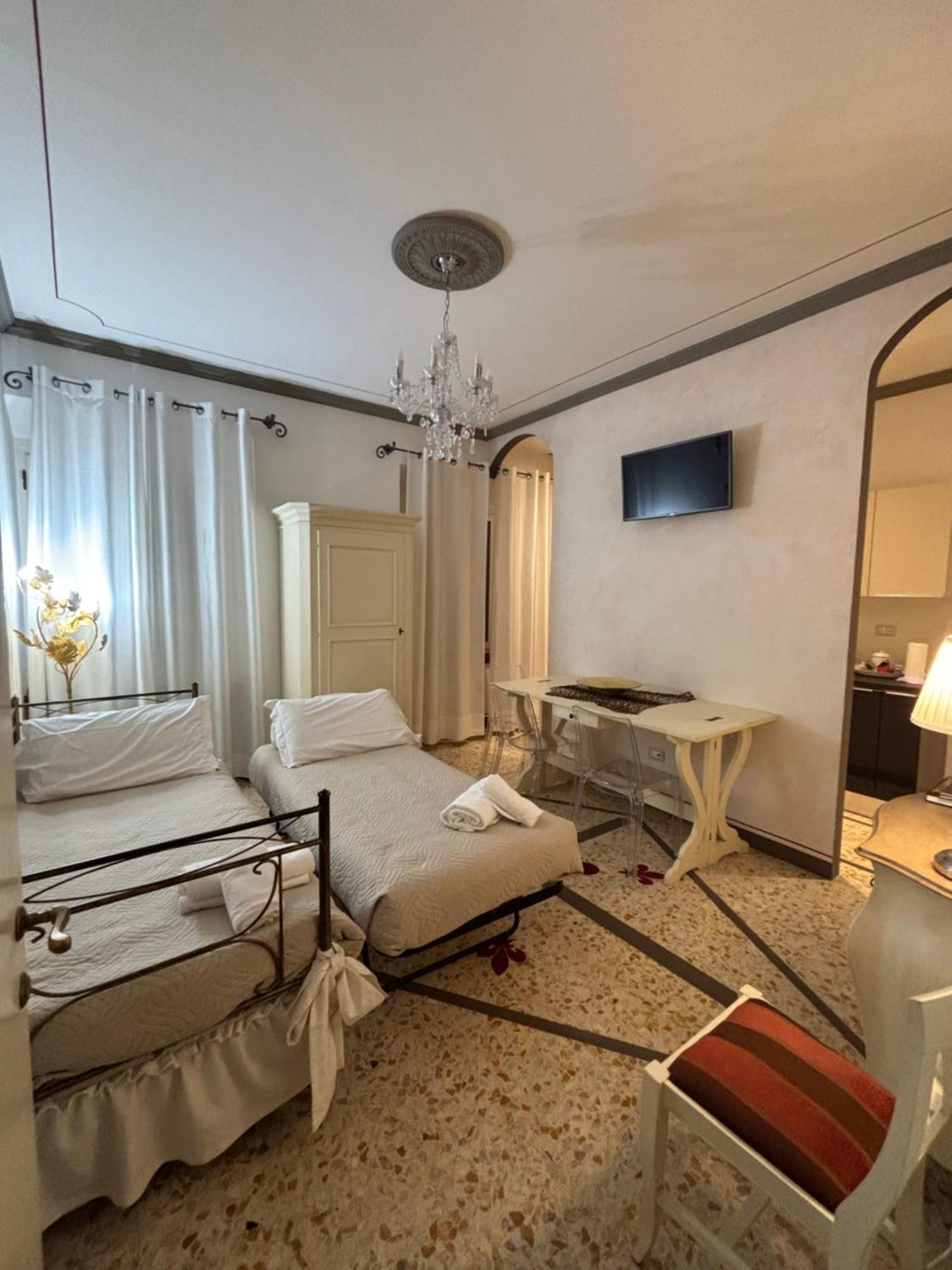 Palazzo Mari Suite & Rooms B&B Montevarchi Zewnętrze zdjęcie
