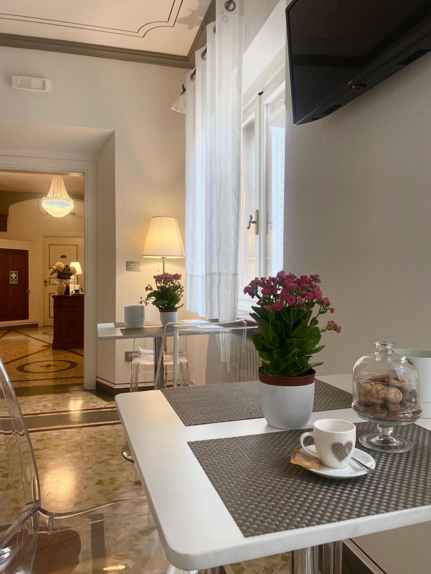 Palazzo Mari Suite & Rooms B&B Montevarchi Zewnętrze zdjęcie
